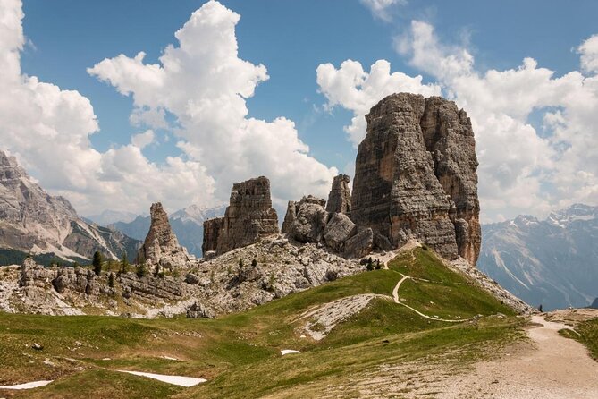 Dolomiti Ski Tour: Super 8 Lagazuoi and 5 Torri from Cortina d'Ampezzo - Price and logistics: what $473.17 buys you (and what it doesn’t)