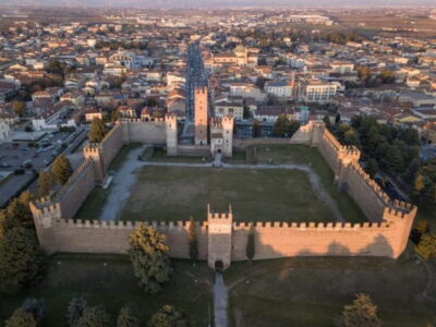 E-bike adventure among villages and medieval castles - Scaliger Castle and Villafranca’s fortress: medieval walls and Romeo-and-Juliet folklore