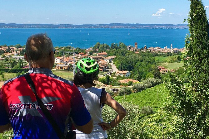 E-Bike Tour and Wine Tasting in Lazise - The winery finish at Le Ginestre: 3 wines, cured meats, cheese, and olive oil