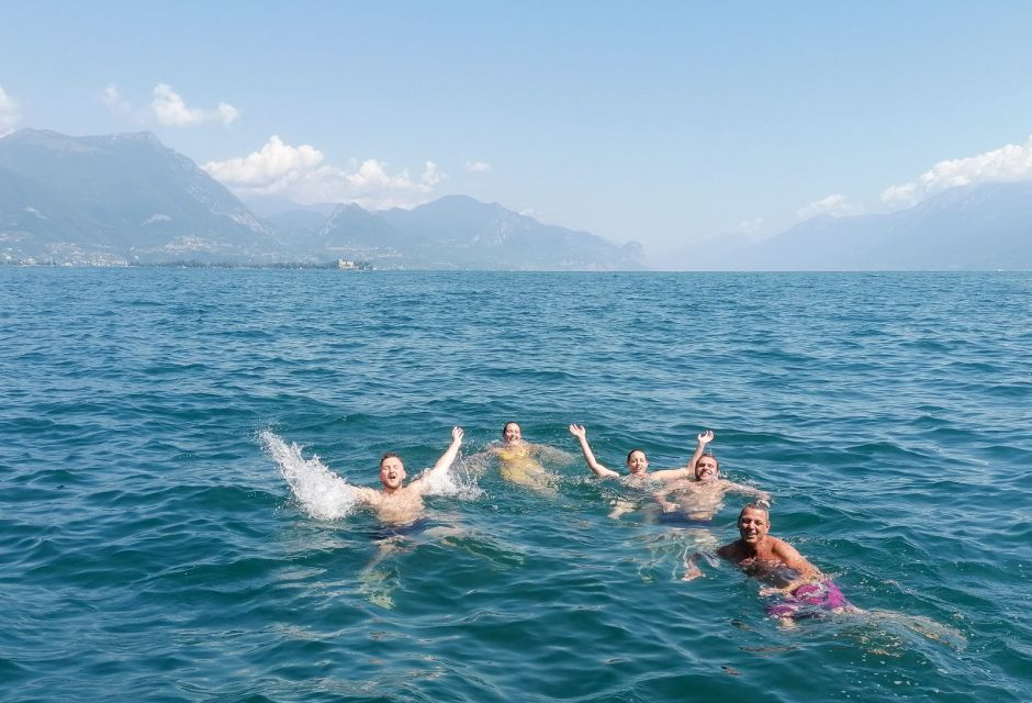 Garda: Private Boat Tour with Wine and Food Tasting - Meeting next to Hotel Vittoria: getting settled without fuss
