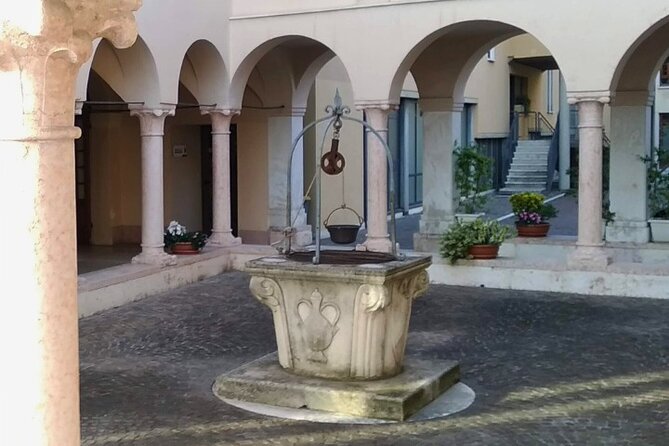 Guided Walking Tour on Verona Hillside - Meeting at Gastronomia Scapin 1935 and using your mobile ticket