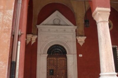 Hidden Verona at Sunset - evening walking tour - Piazza delle Erbe: your Verona orientation point
