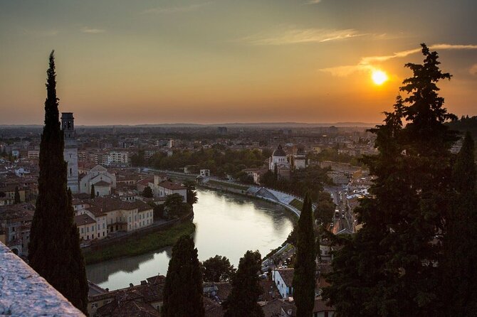 Highlights & Hidden Gems of Verona at Sunset with cable car - Food and Local Flavor: How the Tour Treats Your Stomach