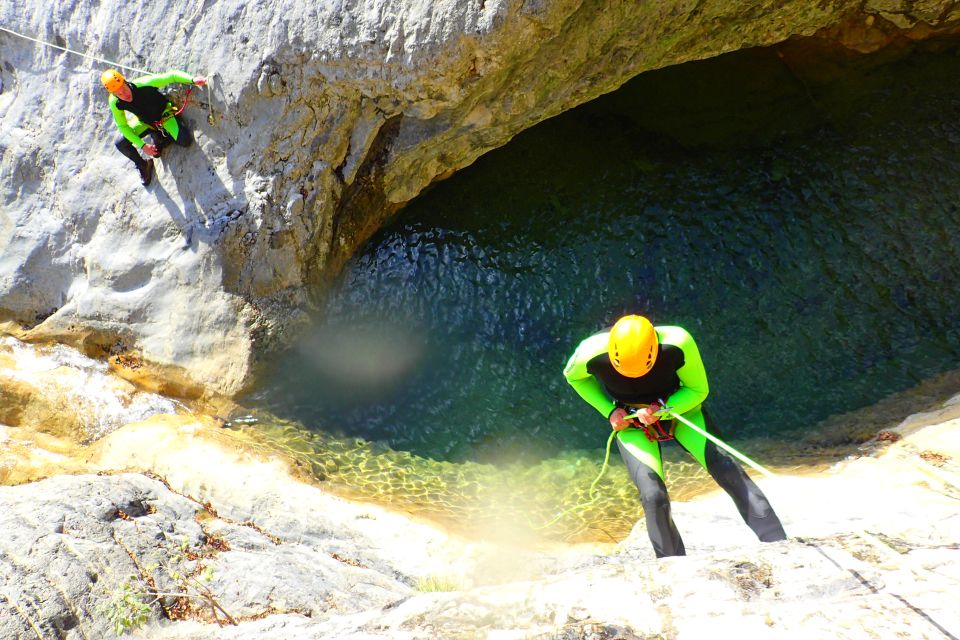 Lake Garda: Canyoneering in Torrente Vione - Safety briefing at Lake Garda: learn the moves before you hang on rope