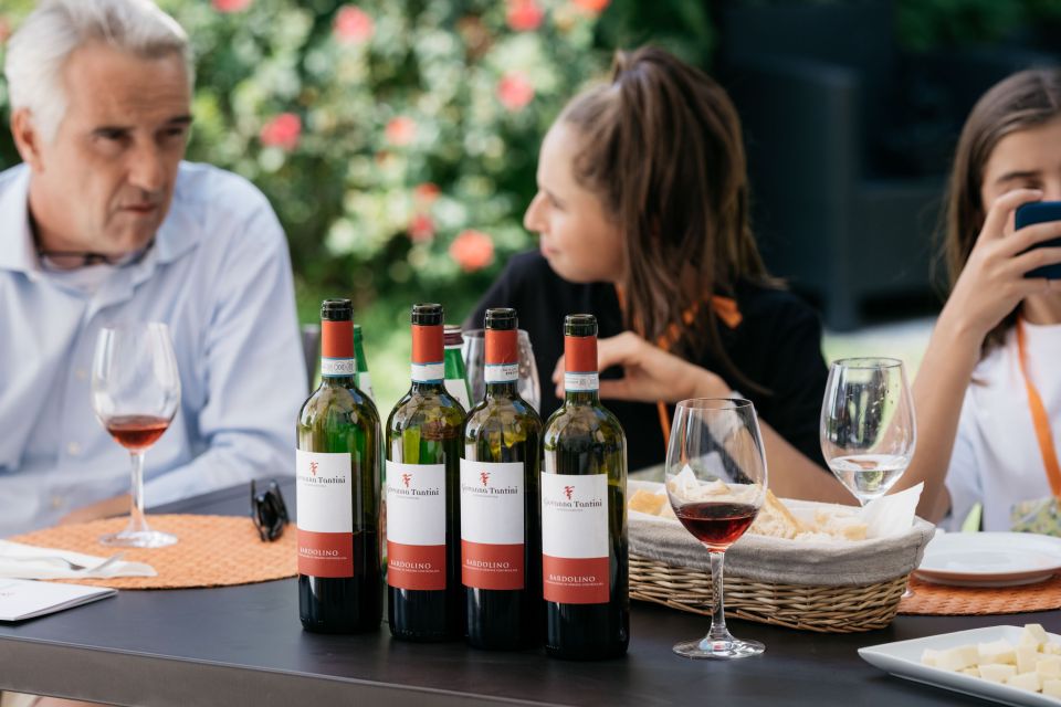 Lake Garda: Vineyard Tour and 6 wine Tasting - Ettore and Greta: the wood-aged signature wines and the dried-grape twist