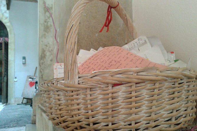 Make your Romantic Proposal in the City of Love - The squares: Piazza delle Erbe and Piazza dei Signori in one storyline