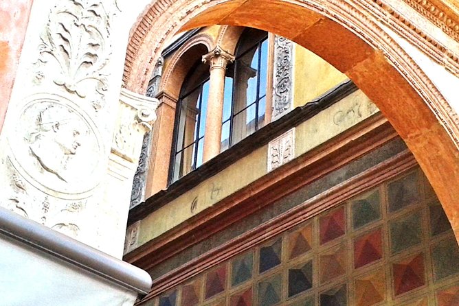 Make your Romantic Proposal in the City of Love - Casa di Giulietta: locks, balcony, and where you propose