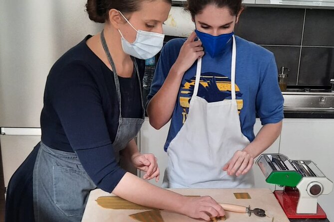 My Granny's secrets: Making pasta in the heart of Verona - From flour to egg dough: the technique lesson that really sticks