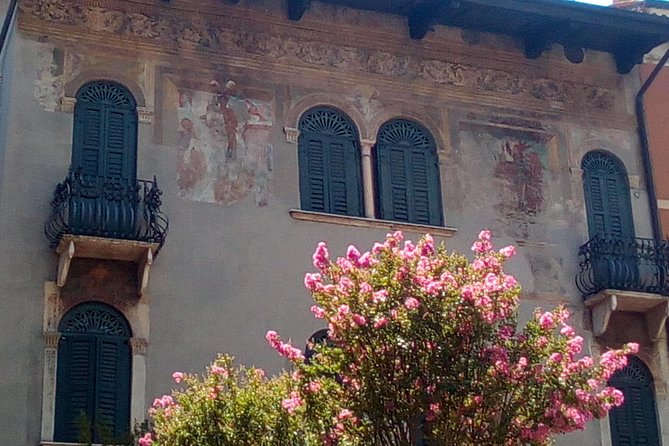 Passionate Verona: Living Romeo and Juliet's Story - Romeo’s House vs Casa di Giulietta: Paid Admission Matters