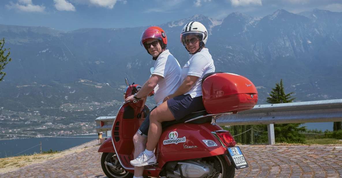 Peschiera del Garda: Lake Garda self-guided Vespa tour - Your ride setup: Vespa Primavera/Sprint and the DGtalguide navigator