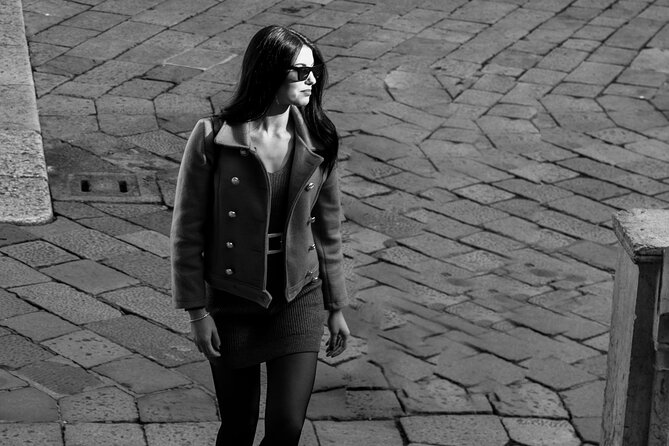 Photo Shoot in Verona: Capture Your Love Story in Pictures - Piazzale Castel San Pietro: The Cable Car Finale That Makes the Photos Big