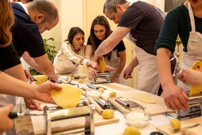 Prosecco and Pasta Making Class at Local's Home in Verona - How the class actually runs in a home kitchen