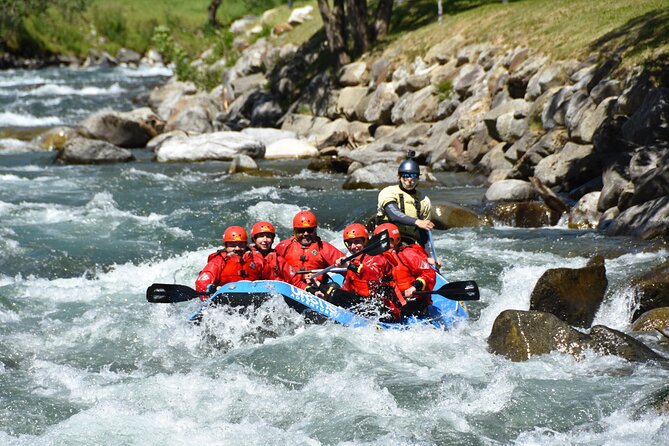 Rafting Extreme - Gear That Keeps You Warm (and What You Must Bring)