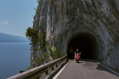 Riva del Garda: Lake Garda self-guided Vespa tour - The scooter setup: 125cc power and practical extras