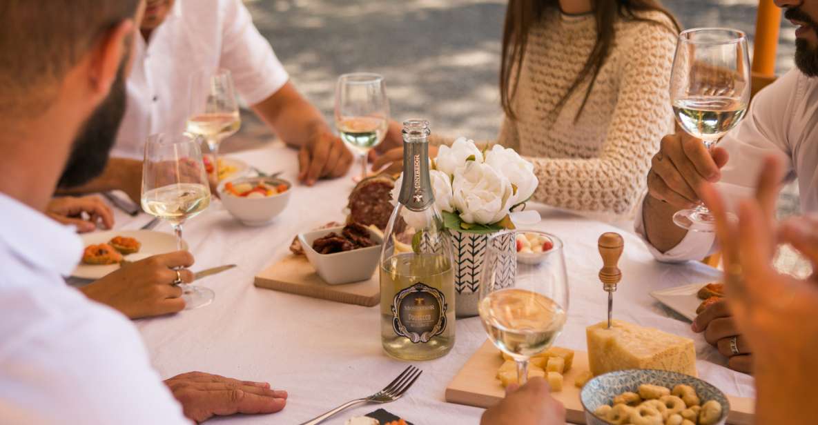 Secret journey between prosecco, lugana and white wines - Secret journey between Prosecco, Lugana and white wines: what this is really like