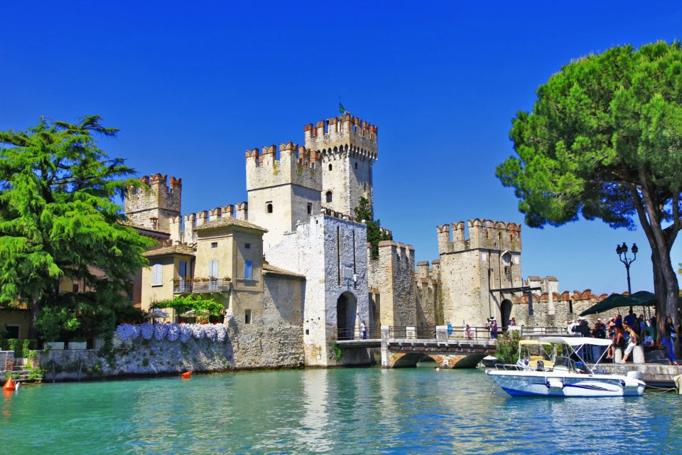 Sirmione: Walking and Speedboat Tour - Guides matter: Lara and Carla as examples of how the experience lands