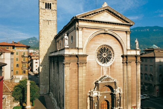 Trento Scavenger Hunt and Sights Self-Guided Tour - Beyond the Anchors: Dante’s Monument and Creative Photo Challenges
