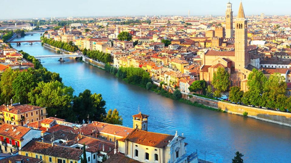 Verona Audioguide - TravelMate app for your smartphone - Best way to use earphones, offline mode, and the in-app text