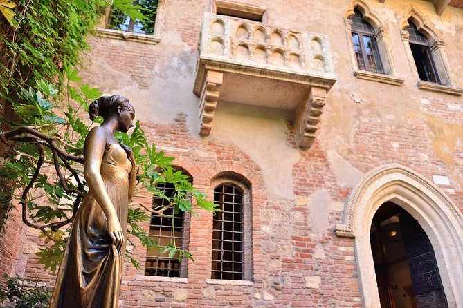 Verona by Moonlight: A Nighttime Path Through History and Romance - Secret corners and wine-bar energy: the “nightlife” part that isn’t loud
