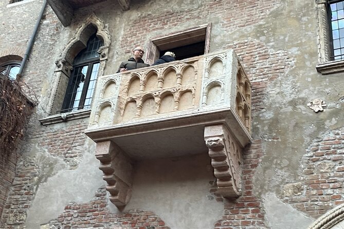 Verona: City Walking Tour with Cable Car Ride & Wine Aperitif - Wine aperitif in Piazza Bra: ham, cheese, and two local pours
