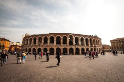 Verona Highlights with Local: Walking Tour Juliet's House Tickets - What the Guide Actually Does (And Why It Changes the Walk)