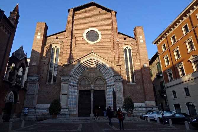 Verona Highlights with Local: Walking Tour Juliet's House Tickets - Weather, Group Minimums, and One Real-World Caution