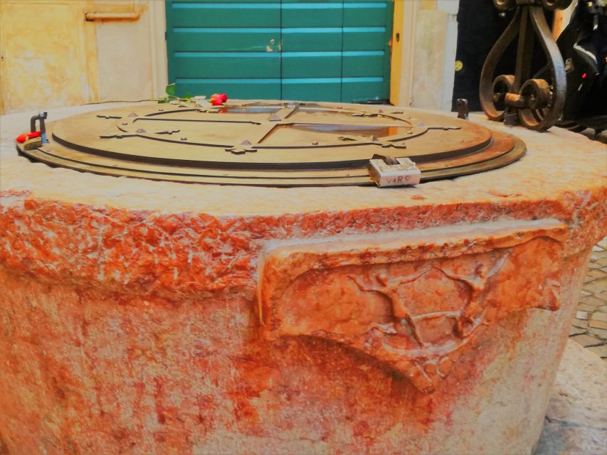 Verona: History and Hidden Gems Guided Walking Tour - The Adige River Views: Castelvecchio and Ponte Scaligero