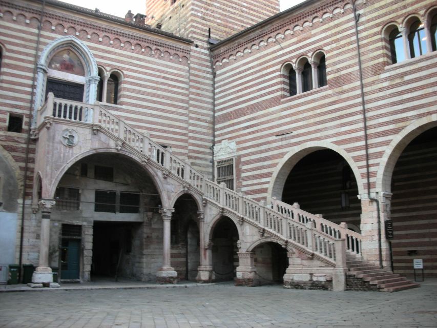 Verona: Private 2-Hour Walking Tour - “Non-mainstream streets” and Medieval Verona charm