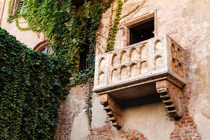 Verona Scavenger Hunt and Highlights Self Guided Tour - The route in plain English: your ten-stop highlight loop