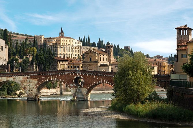 Verona Small Group Guided Walking Tour: Romeo & Juliet and More - Group size, pace, and what “small group” really buys you