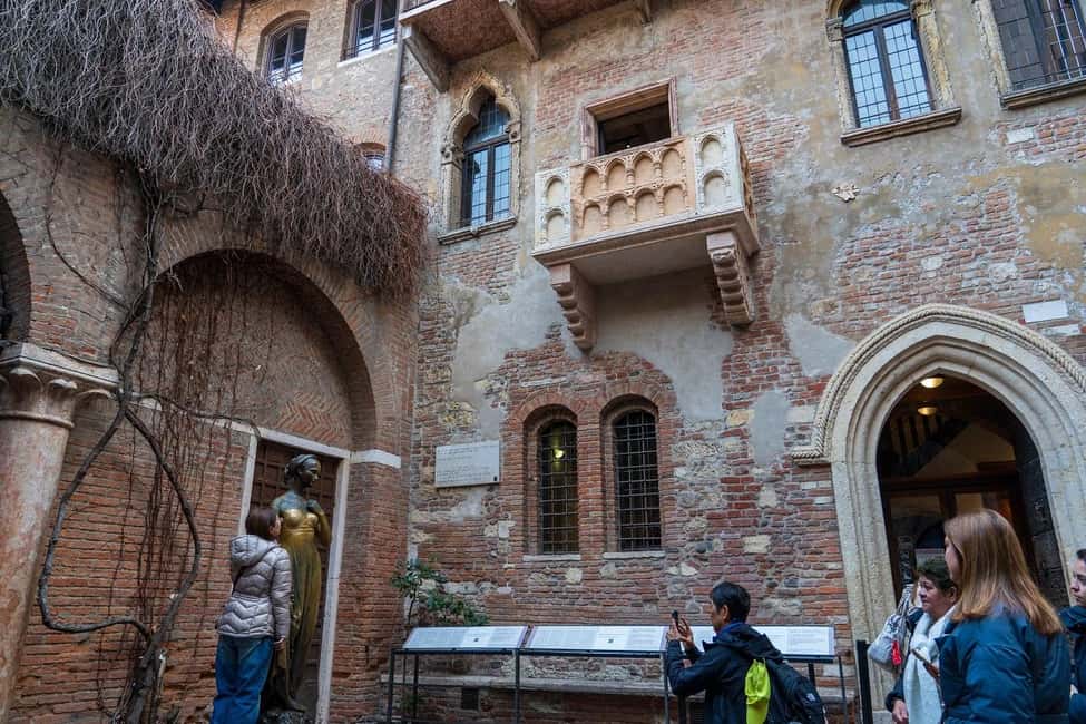 Verona: Small Group Guided Walking Tour with Arena Tickets - Key points before you go