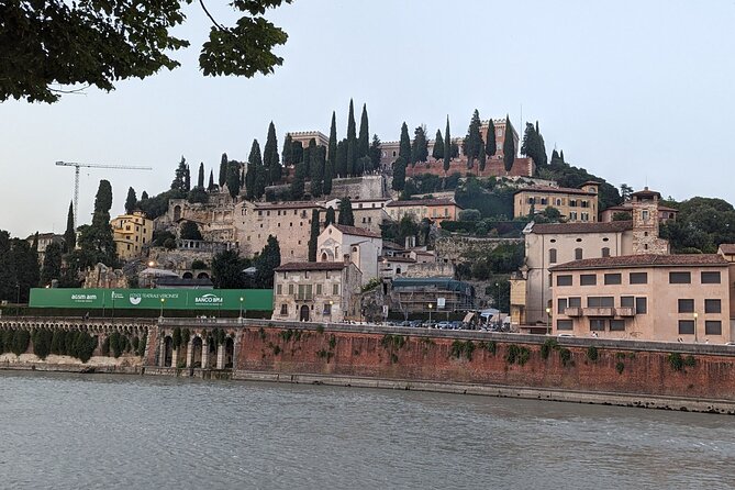 Walking Tour in Verona: 9+ Landmarks with Live Guide - Casa di Giulietta: love legend, plus a reality check